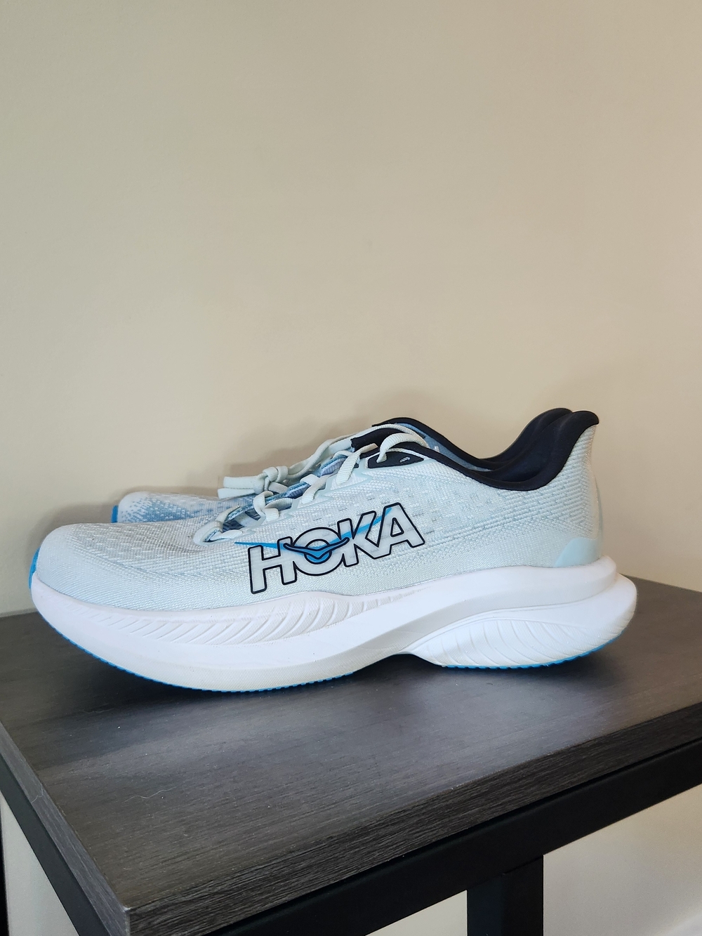 Womens Hoka Mach 6 Running Shoe Size 8.5